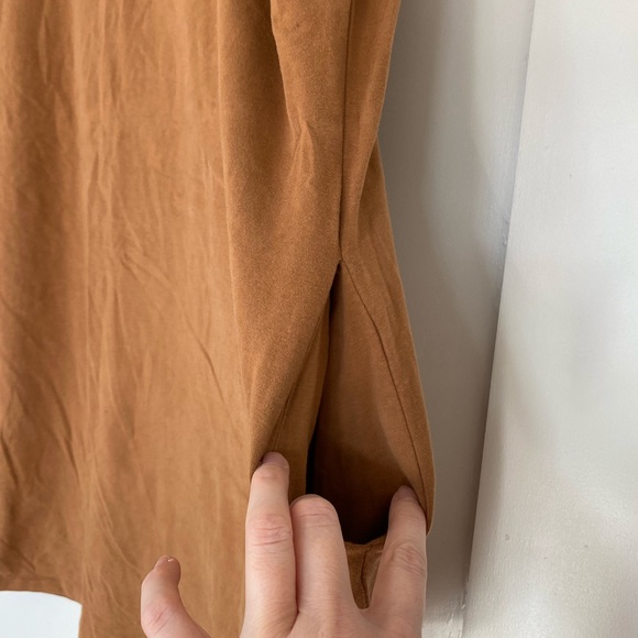 Shoulder pads mini dress in camel - Picture 4 of 7